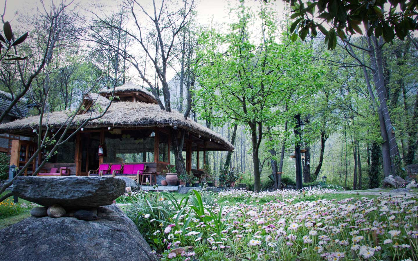 <p>Rivers, Roads &amp; Rohtang Escape</p>