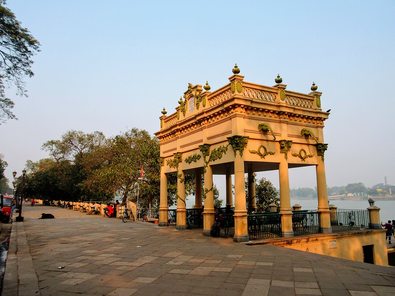 <p>Colonial Bengal &amp; Nawabi Heritage Trail</p>
