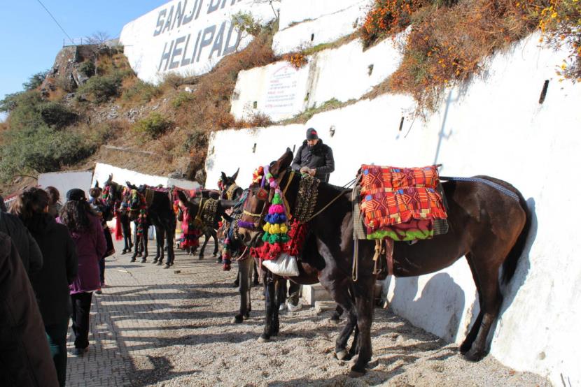 <p>Sacred Peaks &amp; Serene Lakes Journey</p>